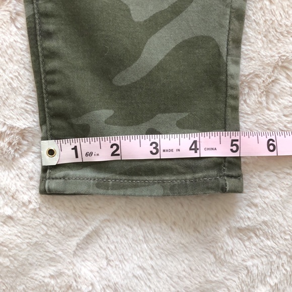 Levi’s 711 Skinny Green Camo Pants, Size 29, Inseam 25”, Like new - Picture 8 of 8